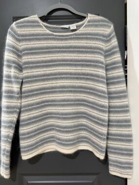Cherokee Striped Scoop Neck Sweater in Cream and Light Blue